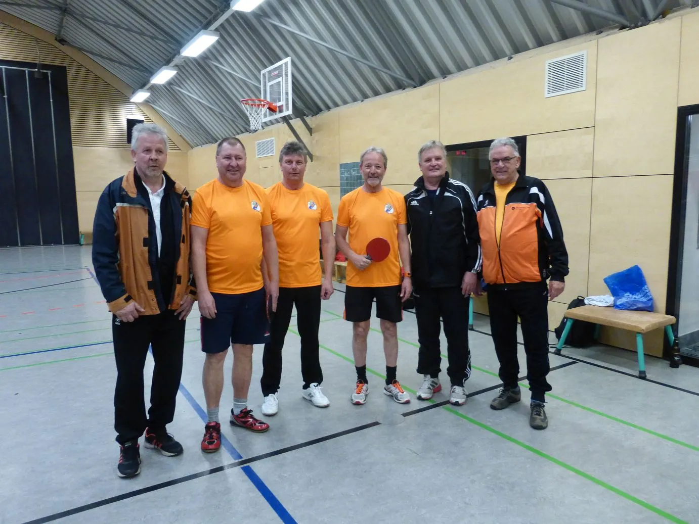 Die aufgestiegene Tischtennismannschaft des SV Handwerk Cottbus